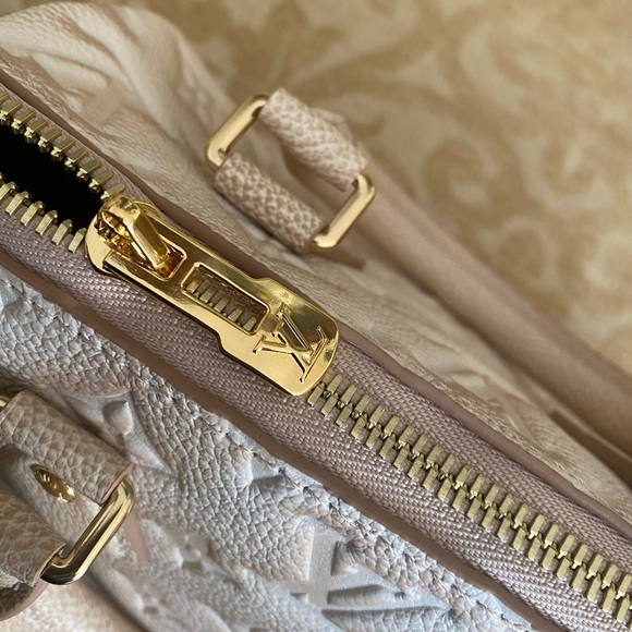 ❌SOLD!!❌ NEW Louis Vuitton speedy Bandouliere 20 beige clair - Picture 7 of 11